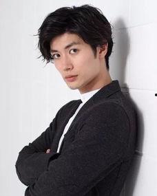 日本90后男演员,日本90后男演员的崛起之路