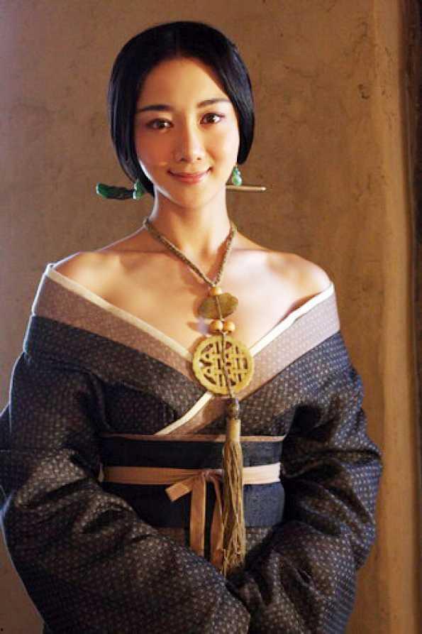 李依晓个人资料和图片,影视新星，美丽与才华并重的实力派演员